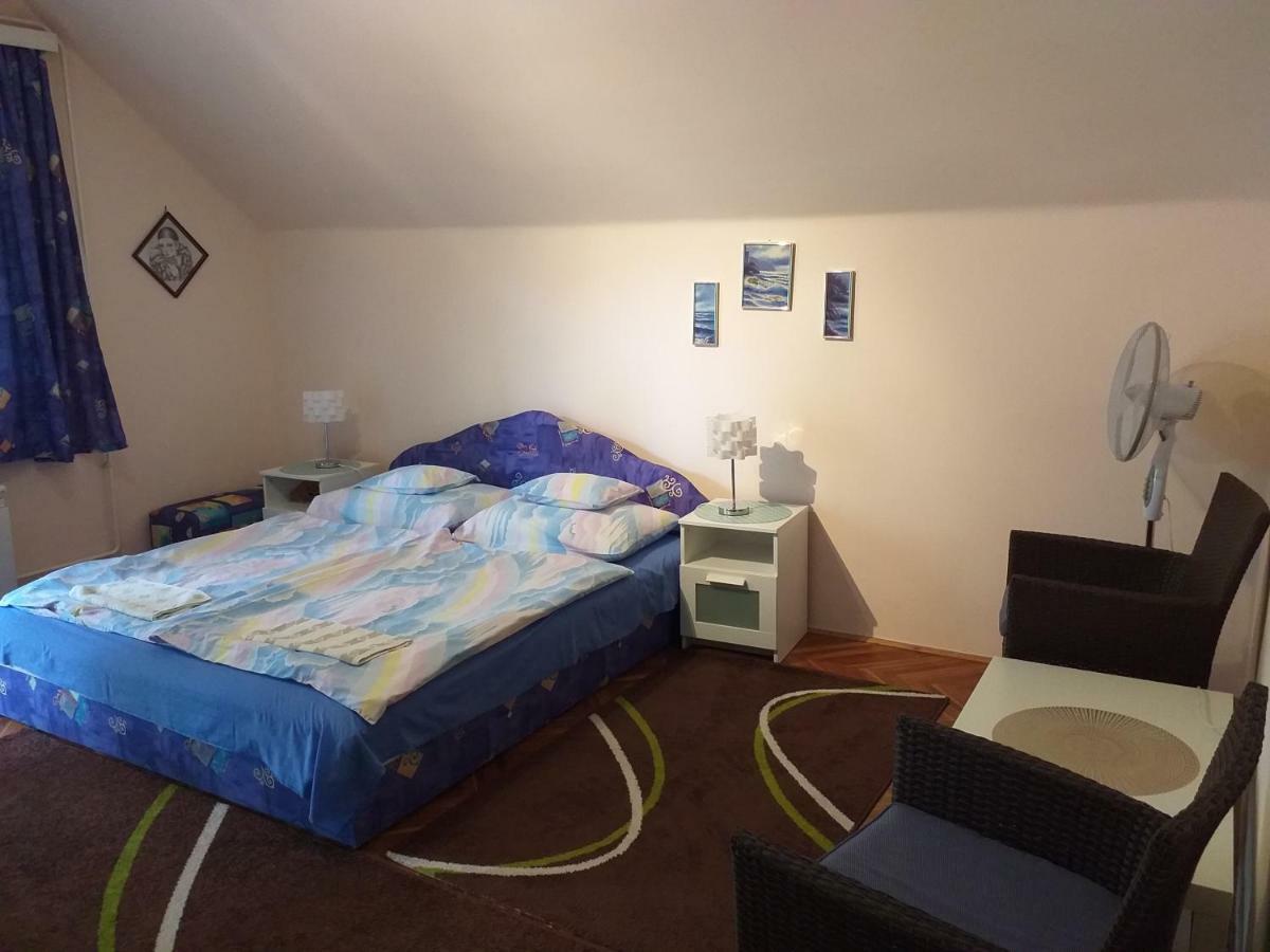 Balaton-Lak Apartmanház Siófok Exterior foto